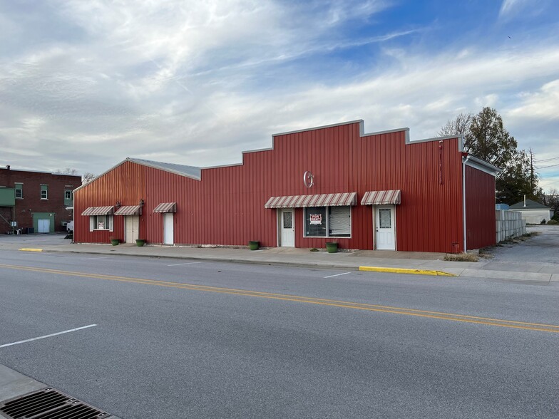 Primary Photo Of 204 E Third St, Brookston Showroom For Lease