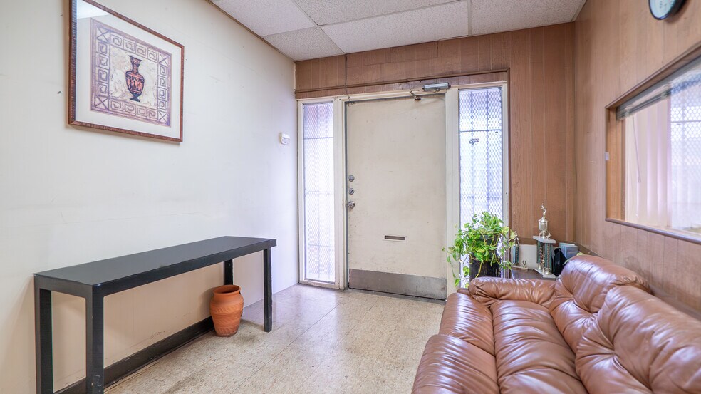 More Photos Of 7250 NE 4th Ave, Miami Warehouse For Sale