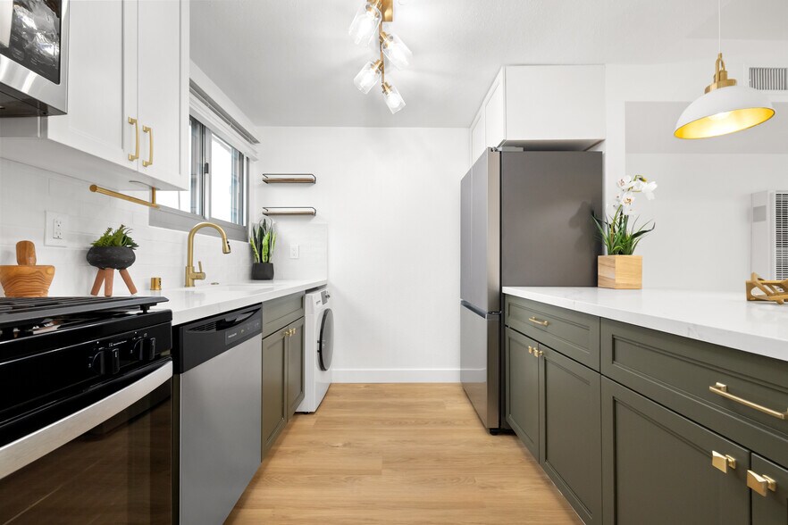 More Photos Of 2715 A St, San Diego Apartments For Sale