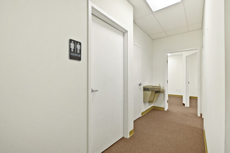 More Photos Of 1740 Tree Blvd, Saint Augustine Medical For Lease