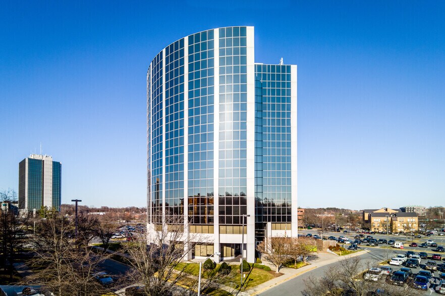 More Photos Of 7501 Greenway Center Dr, Greenbelt Office For Sale