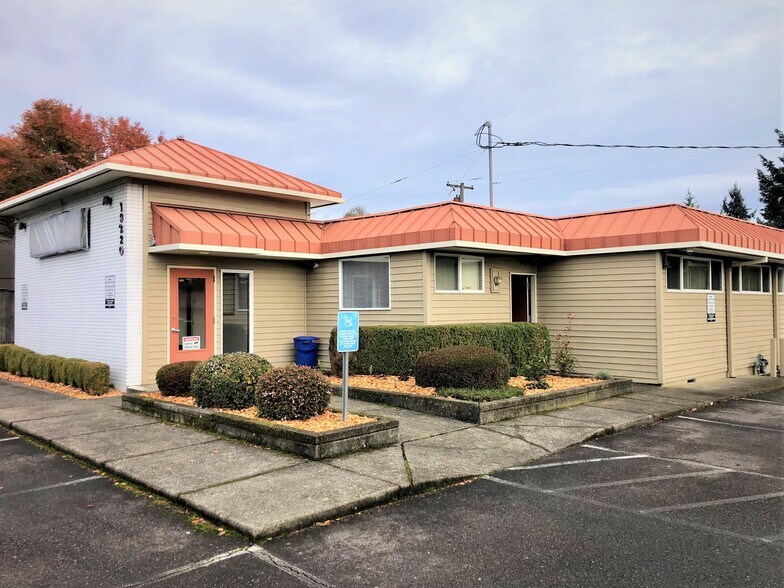 More Photos Of 19220 Mcloughlin Blvd, Gladstone Medical For Lease