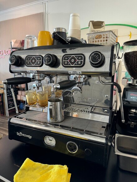 More Photos Of 4477 Gresham St, San Diego General Retail For Lease