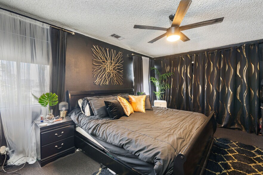 More Photos Of 12501 Kornblum Ave, Hawthorne Apartments For Sale
