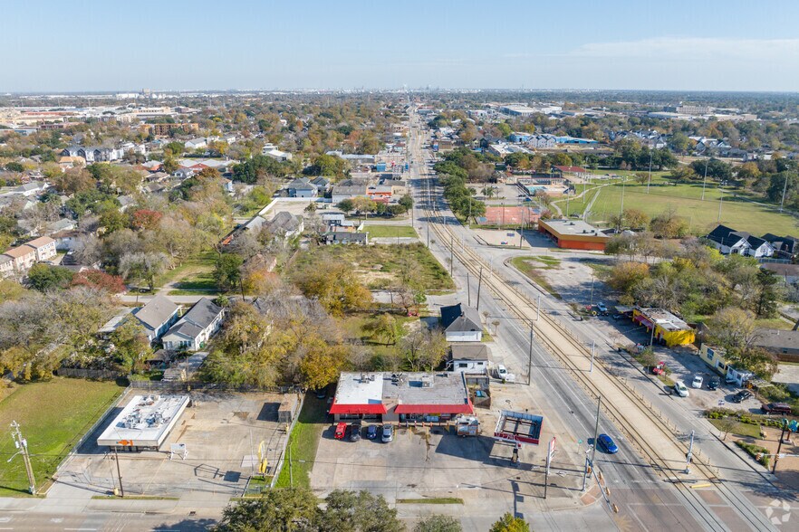 More Photos Of 309 S Lockwood Dr, Houston Restaurant For Lease