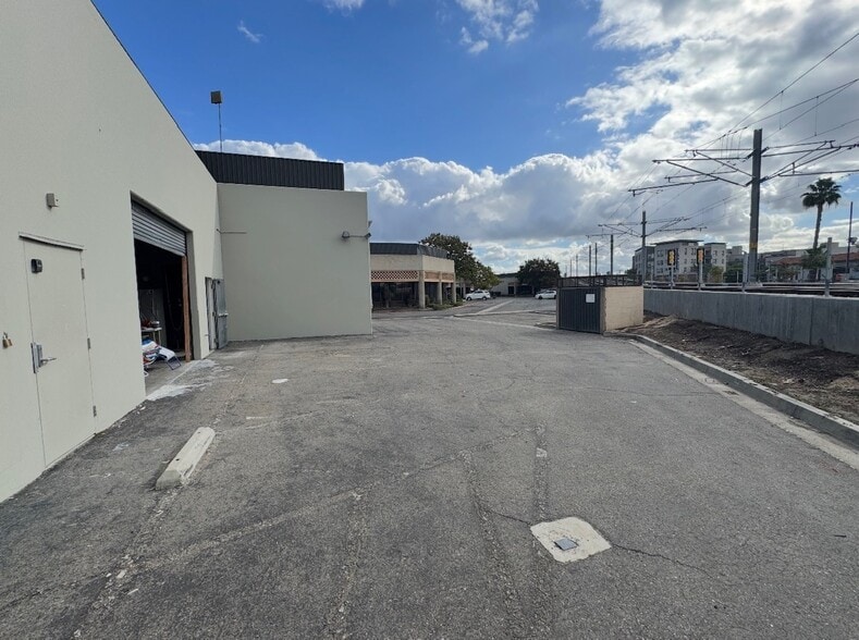 More Photos Of 13902 Harbor Blvd, Garden Grove Warehouse For Sale