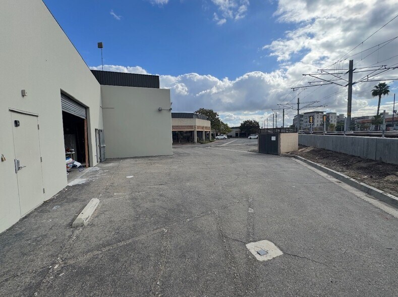 More Photos Of 13902 Harbor Blvd, Garden Grove Warehouse For Sale
