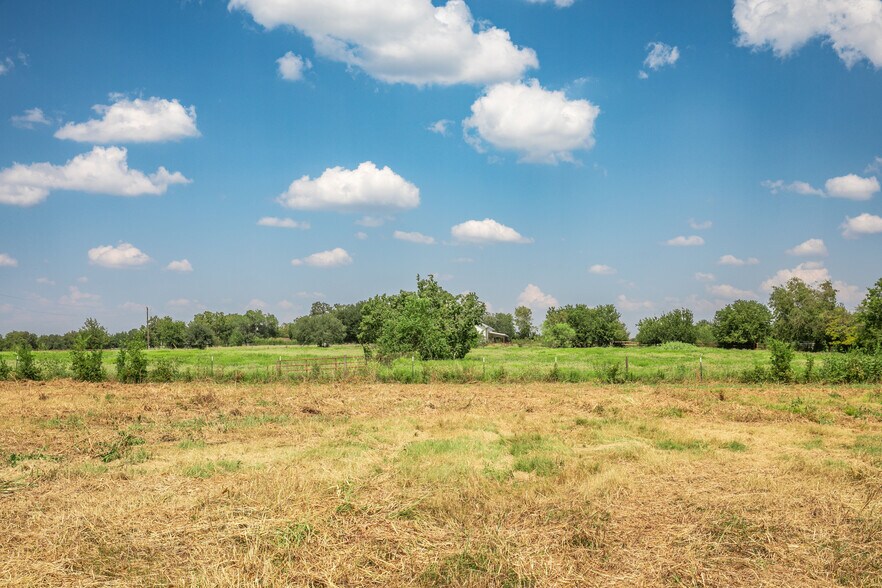 More Photos Of 30 Red Tip Ln, Brenham Land For Sale