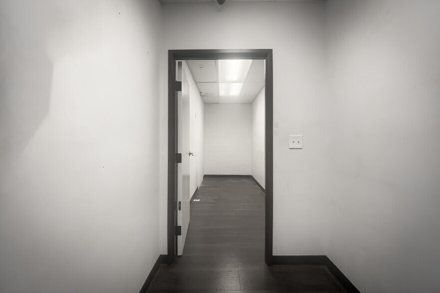 More Photos Of 8632 S Sepulveda Blvd, Los Angeles Storefront Retail Office For Lease