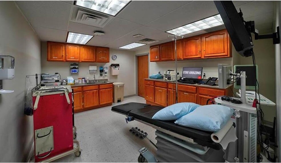 More Photos Of 3041 Avenue U, Brooklyn Medical For Lease