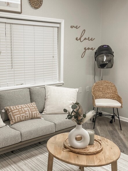 More Photos Of 123 Main St, Auburndale Freestanding For Sale