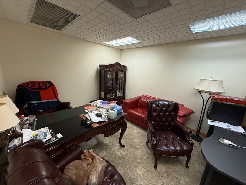 More Photos Of 5131 Industry Dr, Melbourne Research And Development For Lease