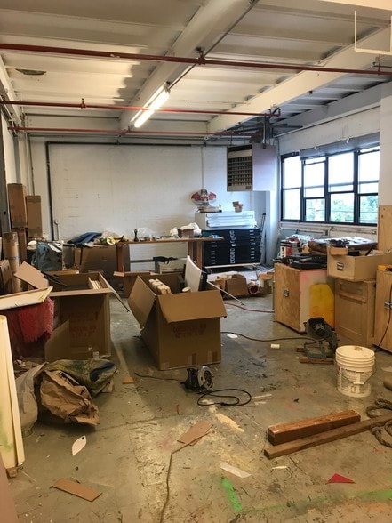 More Photos Of 18 Bay St, Brooklyn Flex For Lease