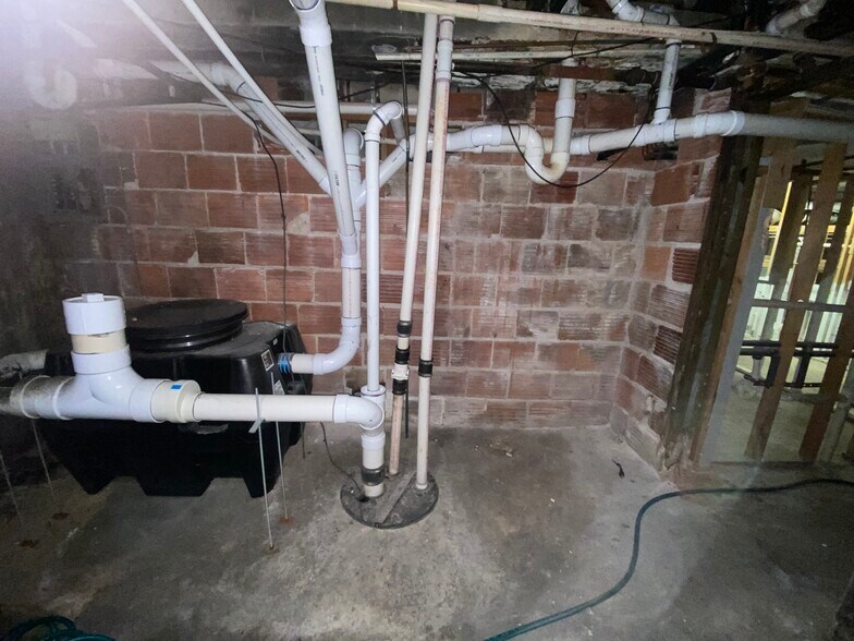 More Photos Of 220 S Campbell Ave, Springfield Storefront Retail Office For Sale