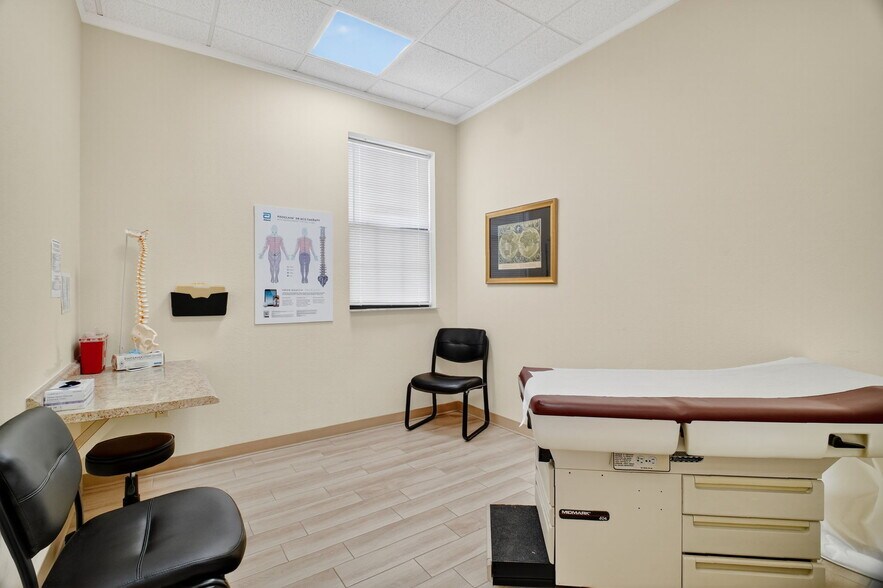 More Photos Of 1511 Buenos Aires Blvd, Lady Lake Funeral Home For Lease