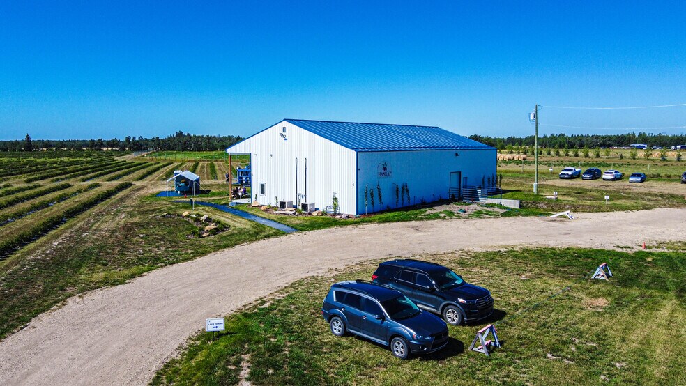 More Photos Of 705068 82 -1, Wembley General Retail For Sale