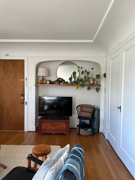 More Photos Of 4212 Phinney Ave, Seattle Apartments For Sale