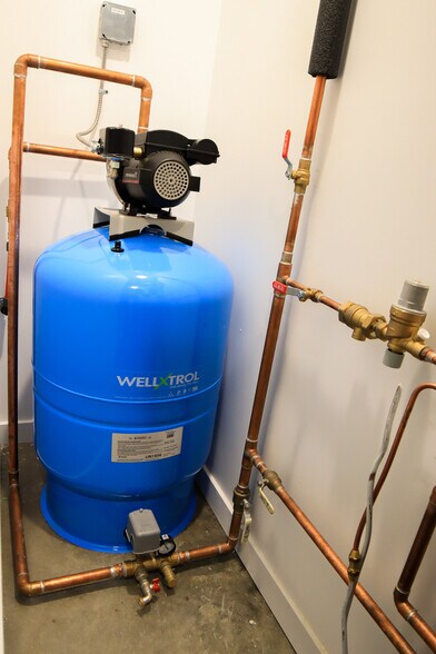 More Photos Of 2371 Dewitt Dr, North Pole Warehouse For Sale