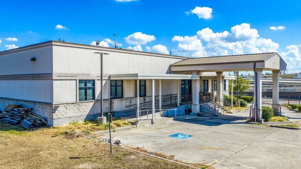 More Photos Of 10655 Eastex Fwy, Houston Medical For Sale