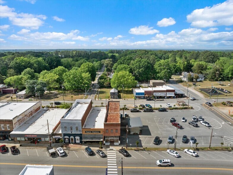 More Photos Of 202 E. North Main Street, Littleton General Retail For Sale