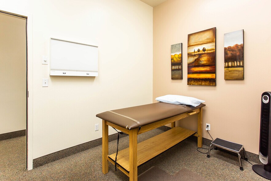 More Photos Of 1263 Bennett Ave, Burley Medical For Lease