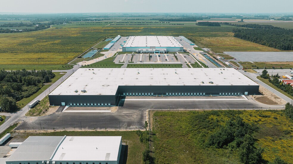 More Photos Of 25 Rue Léon-Malouin, Coteau-du-lac Distribution For Sale