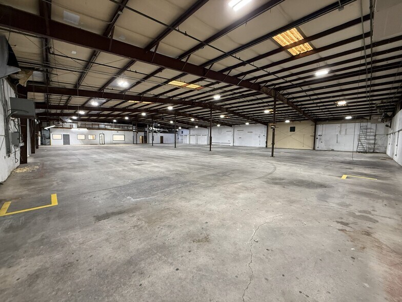 More Photos Of 9335 Industrial Trace, Alpharetta Warehouse For Lease