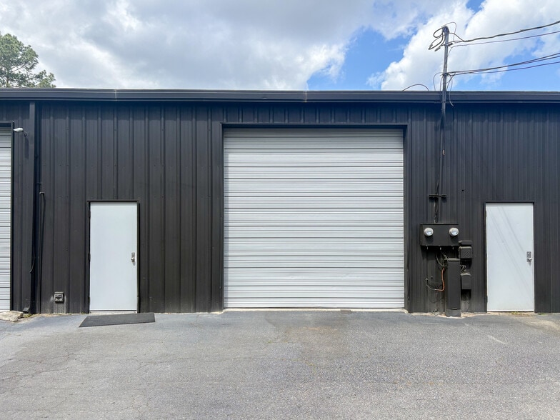 More Photos Of 622 Old Trolley Rd, Summerville Storefront For Lease