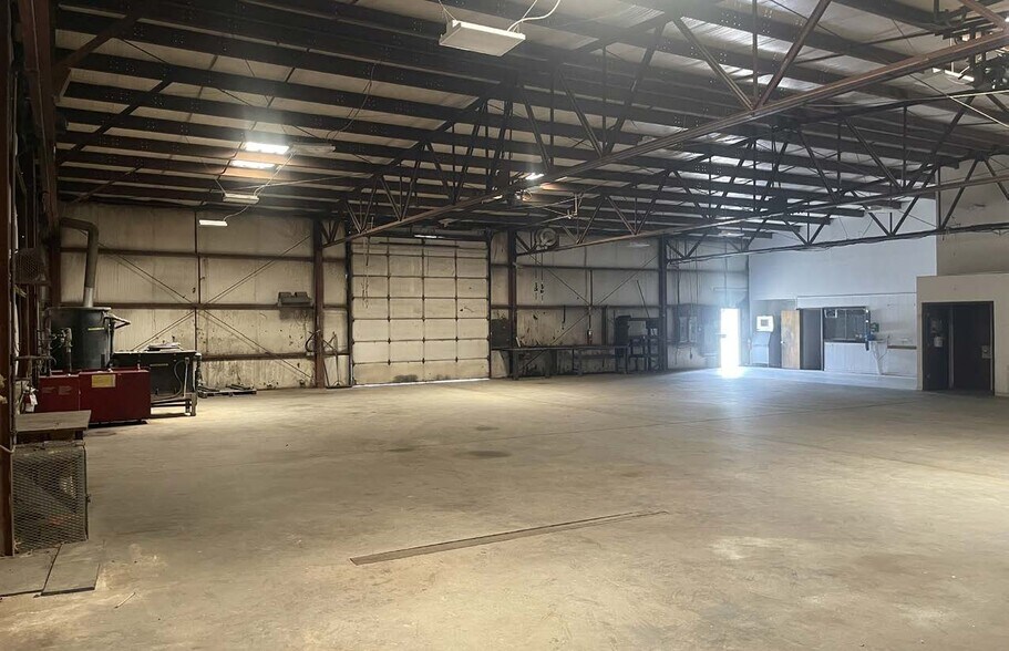 More Photos Of 11006 Cobbs Rd, Glen Allen Warehouse For Lease