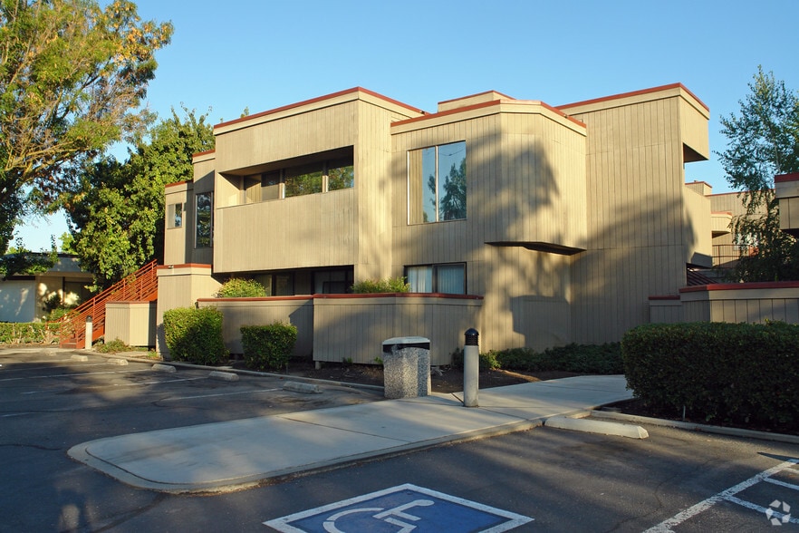 More Photos Of 1240 W Robinhood Dr, Stockton Medical For Lease