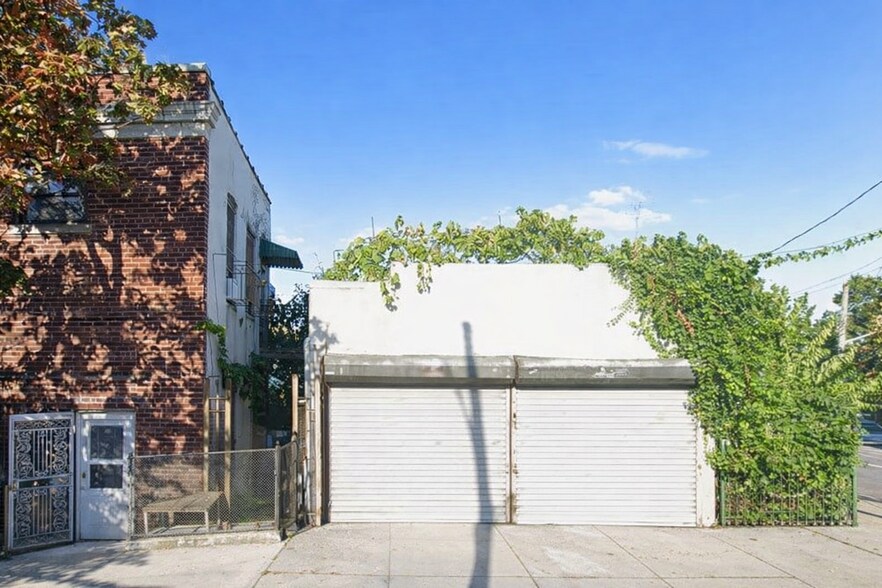 More Photos Of 55-19 Metropolitan Ave, Ridgewood Apartments For Sale