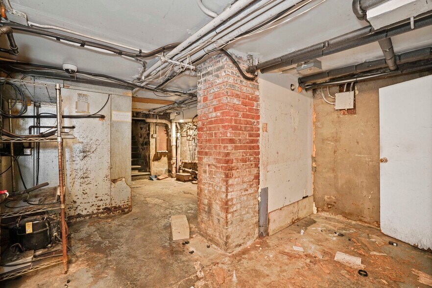 More Photos Of 296 Grand St, Brooklyn Apartments For Sale
