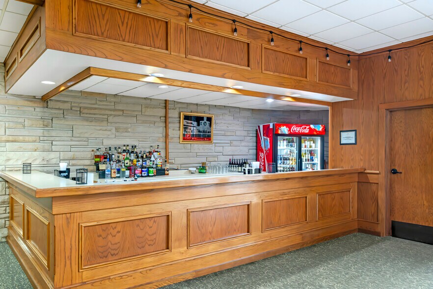 More Photos Of 250 W Church St, Mishicot Hotel For Sale