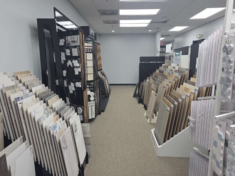 More Photos Of 18 Oak Forest Rd, Bluffton Office For Lease