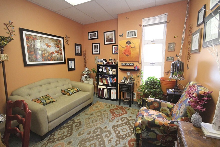 More Photos Of 15 1st St, Staten Island Office For Sale