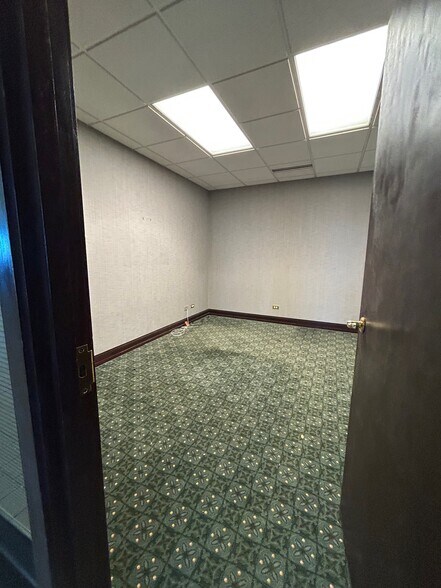 More Photos Of 4600 Lincoln Hwy, Matteson Medical For Sale