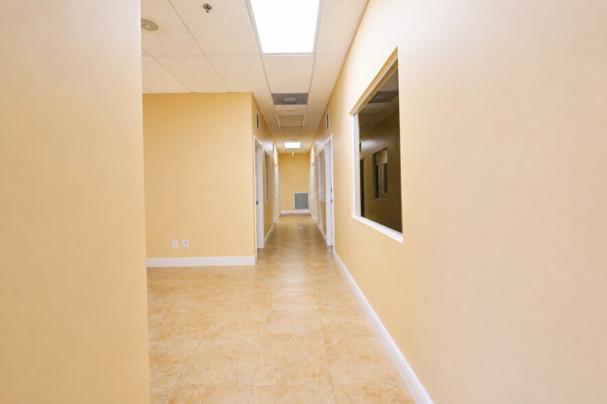 More Photos Of 20841 Johnson St, Pembroke Pines Warehouse For Lease