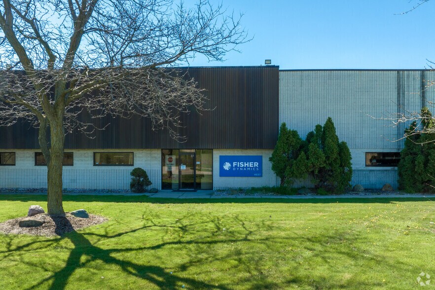 More Photos Of 33180 Fisher Dr, Saint Clair Shores Showroom For Lease