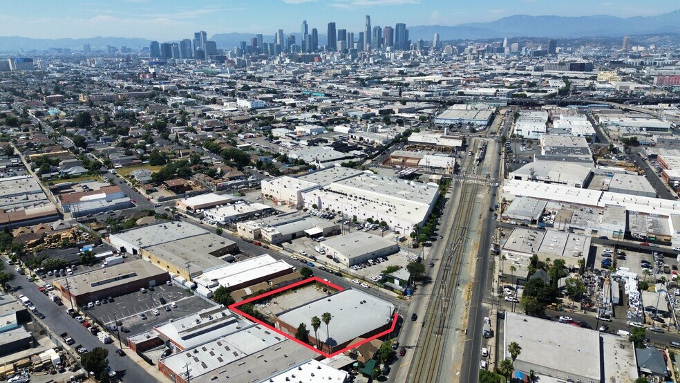 More Photos Of 2201 Long Beach Ave, Los Angeles Warehouse For Lease