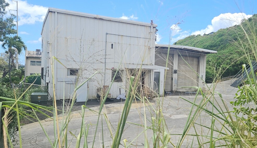 Primary Photo Of 99-1076 Iwaena St, Aiea Warehouse For Sale