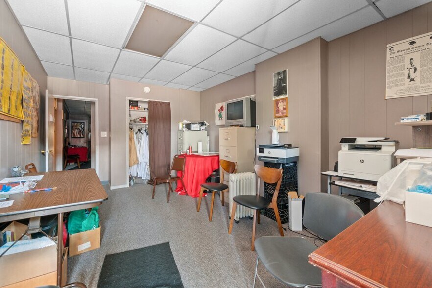 More Photos Of 2530 N Calvert St, Baltimore Office Residential For Sale