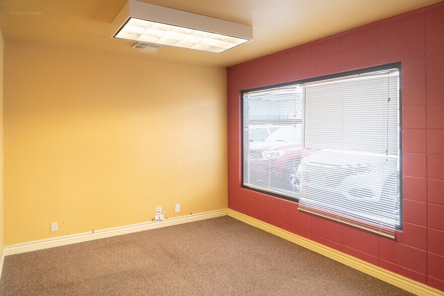 More Photos Of 815-817 N Central Ave, Medford Storefront For Lease