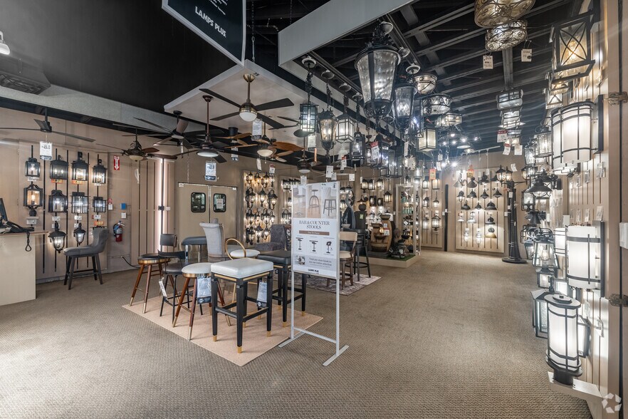 More Photos Of 18989 Hawthorne Blvd Beach, Redondo Beach Freestanding For Lease