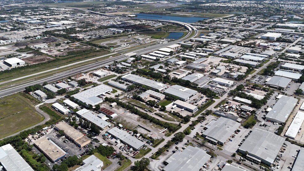 More Photos Of 12895 Automobile Blvd, Clearwater Warehouse For Lease