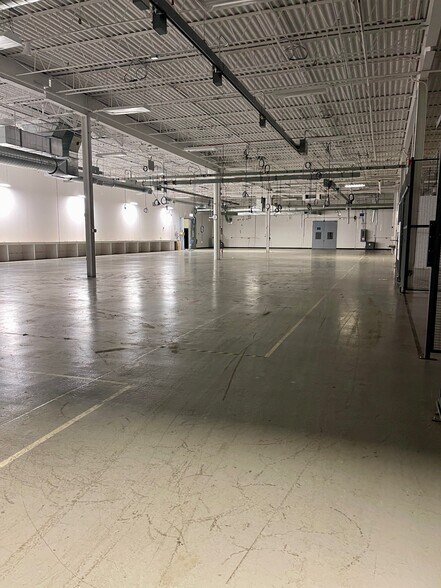 More Photos Of 32 Industrial Dr, Exeter Warehouse For Sale