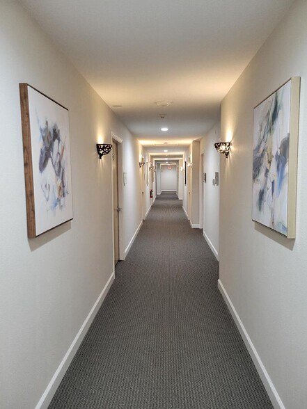 More Photos Of 7910 N Tamiami Trl, Sarasota Office For Lease