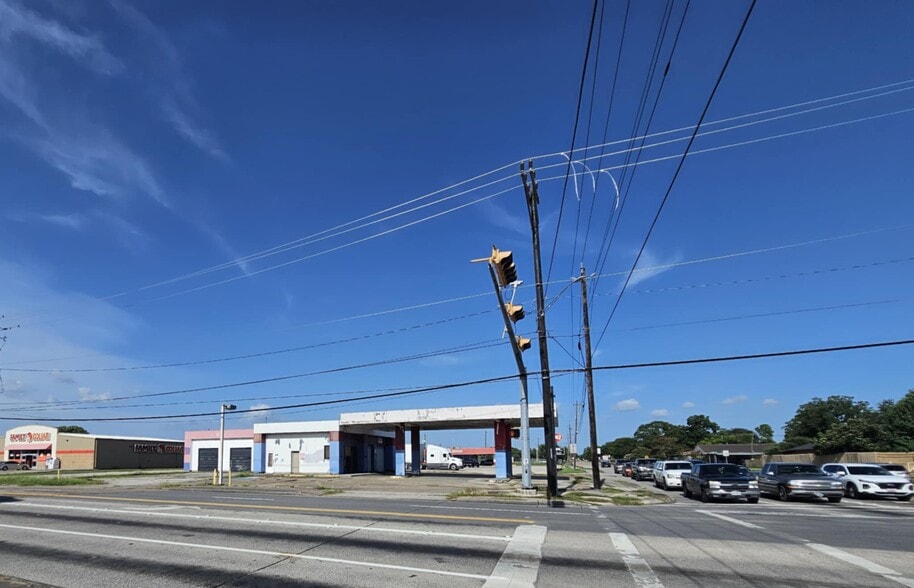 More Photos Of 1901 Pasadena Blvd, Pasadena Service Station For Sale