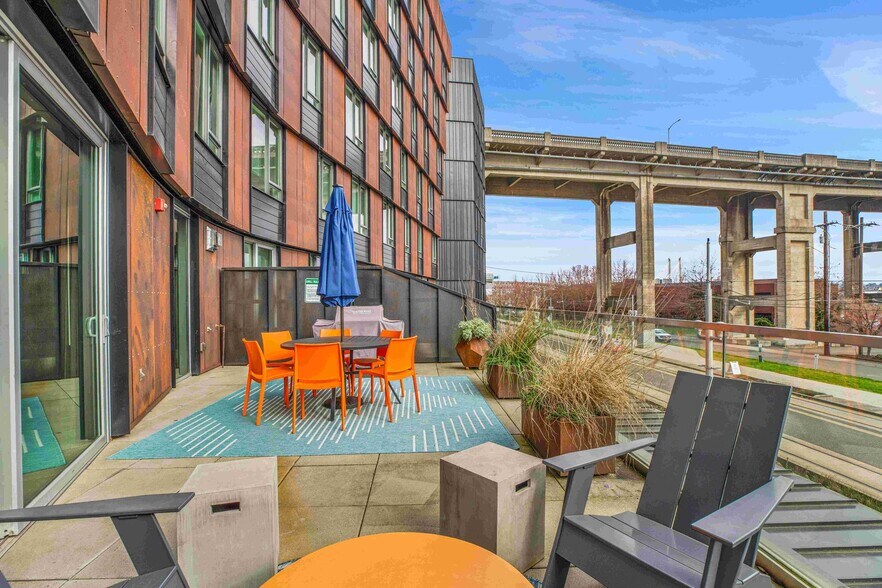 More Photos Of 3155 S Moody Ave, Portland Apartments For Lease