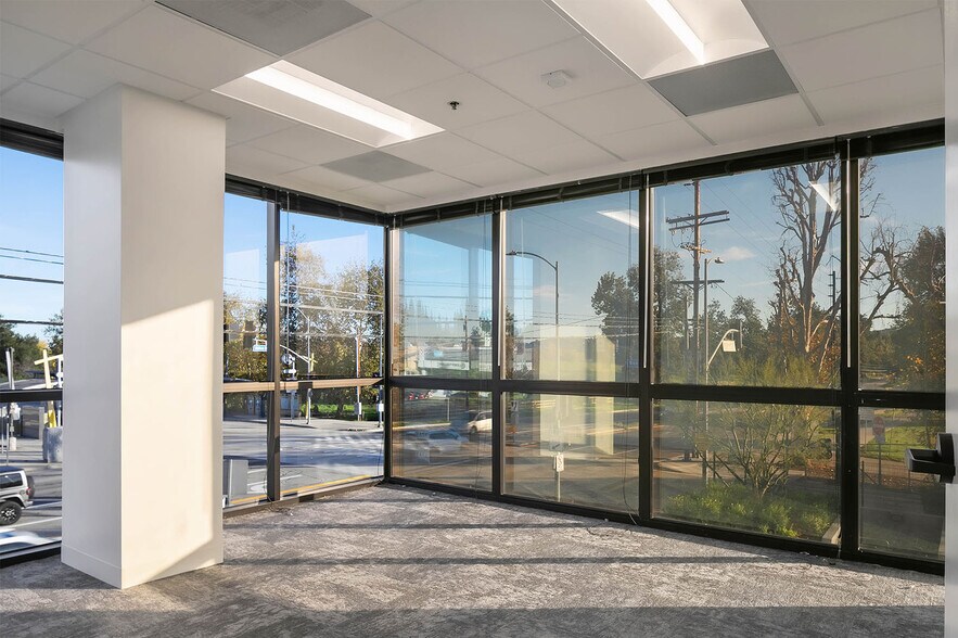 More Photos Of 6345 Balboa Blvd, Encino Office For Sale