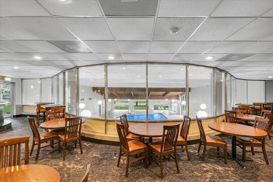 More Photos Of 1907 N Cunningham Ave, Urbana Hotel For Sale